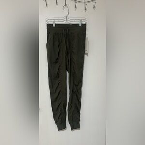 NWT Lululemon Dance Studio Mid -Rise Jogger sz 4